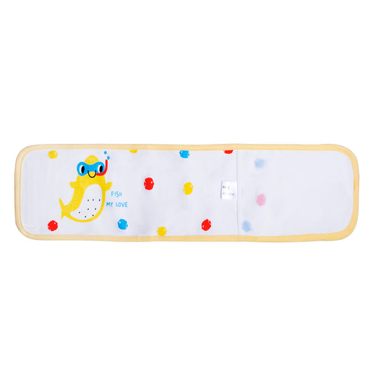 Makana anti colic baby stomach wrap in pale yellow, featuring a wide design to provide soothing warmth for infant gas relief.